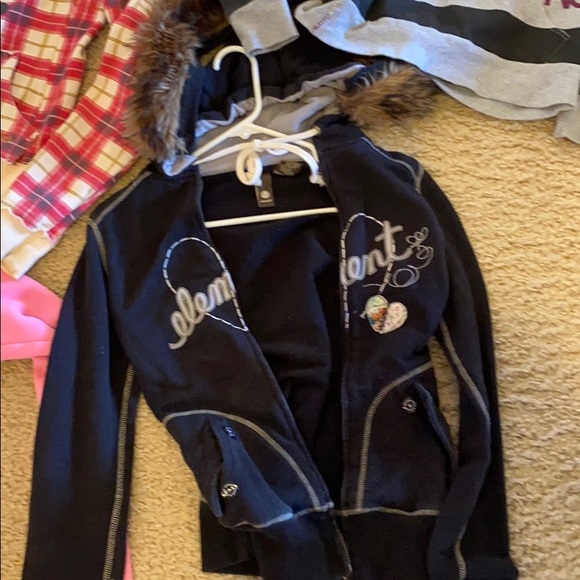 Element and billabong jackets - Picture 3 of 4